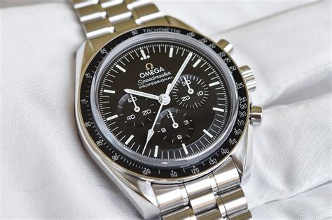 omega speedmaster professional thickness|omega speedmaster 57 thickness.